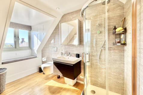 Master Ensuite