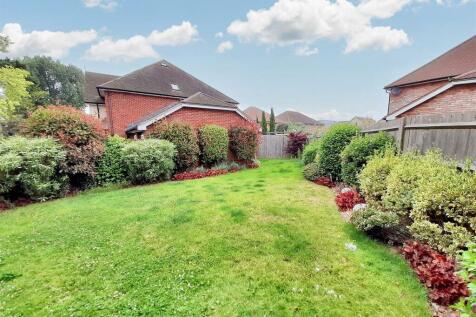 Rear garden 3 new.jpg