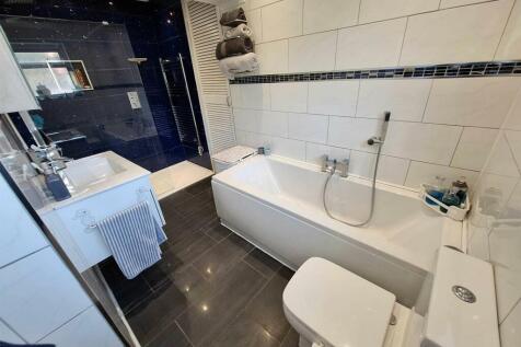 Ensuite bathroom