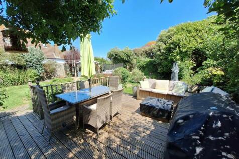 Rear garden 3.jpg