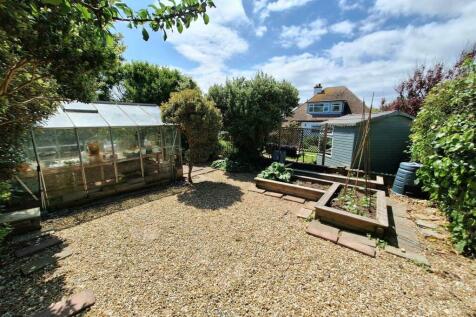 Rear garden 5.jpg