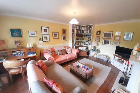 Living room 2 new.jpg