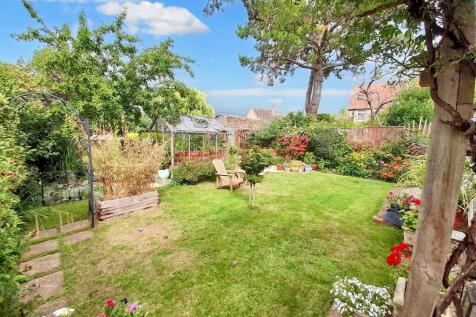 Rear garden 1 new.jpg