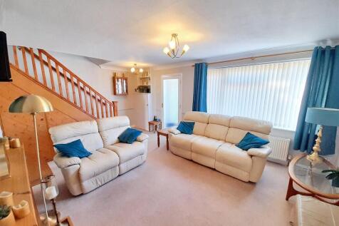 Living room 3 new.jpg