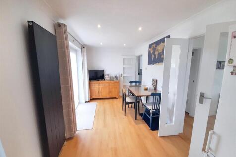 Dining area 1 new.jpg