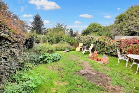 Rear garden 6 new.jpg