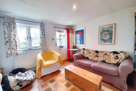 Living room 1 new.jpg