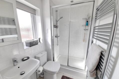 Ensuite shower room