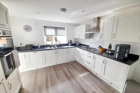 Kitchen area new.jpg