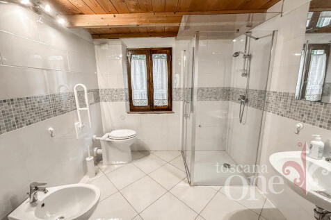 0184CASALE OLIVETO.j