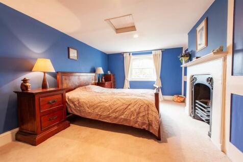 Top floor Bedroom.jpg