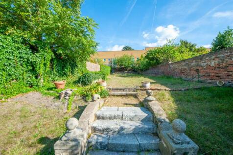 Walled Garden..jpg