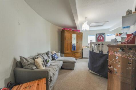 Bedroom 3.jpg