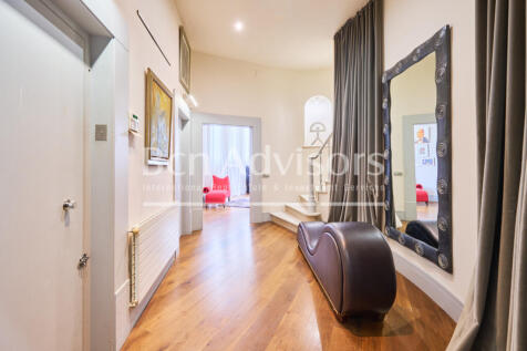 impresionante-atico-con-terrazas-cupula-y-pisci...