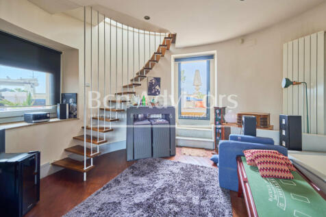 impresionante-atico-con-terrazas-cupula-y-pisci...