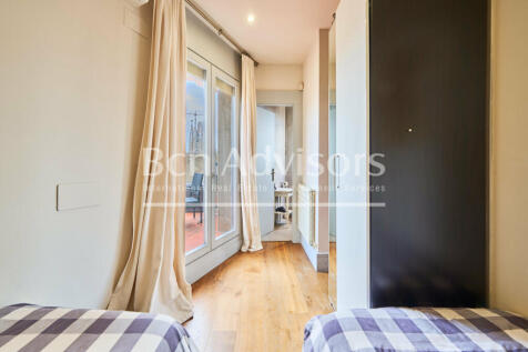 impresionante-atico-con-terrazas-cupula-y-pisci...