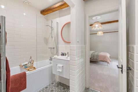 Jack &amp; Jill En suite