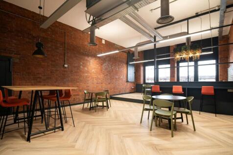 1st Floor Fitted Suite