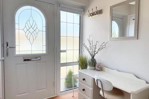 Entrance Porch / Hallway