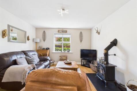 KITCHEN/DINING/LIVING