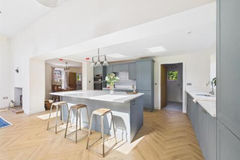 OPEN PLAN LIVING KITCHEN