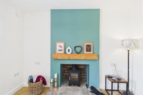 SITTING ROOM/ BEDROOM 4