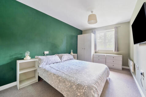 1326396-5-687e533...