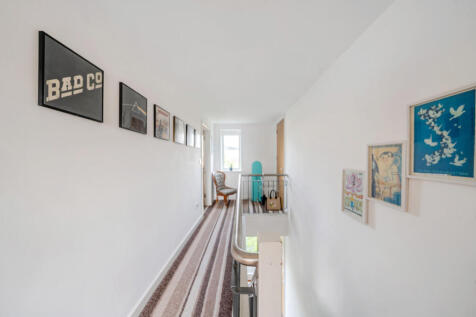 1346124-7-68b571b...