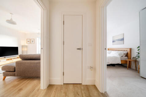 1383850-24-691efe...