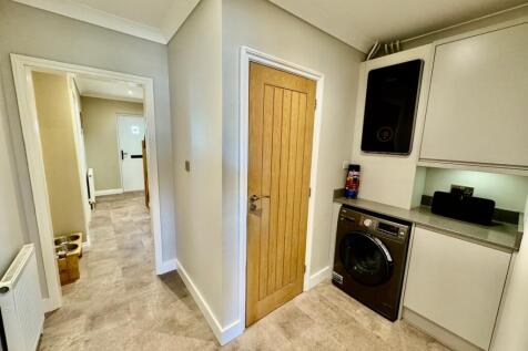 Inner Hall / Utility 