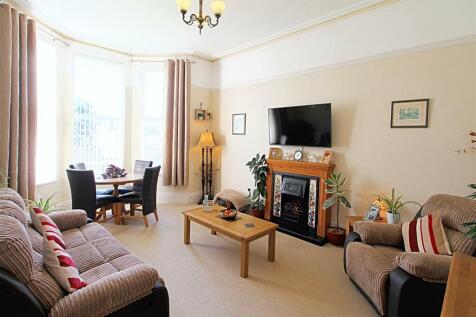 living room/dining room