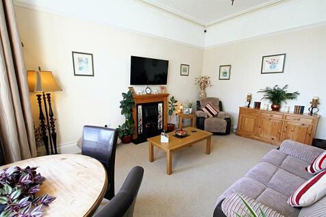 living room/dining room