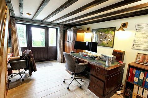 Entrance hall/home office