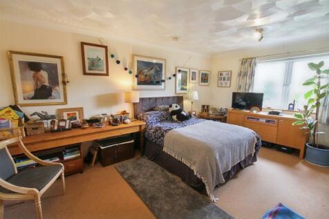 Bedroom 1 (Ground Floor)