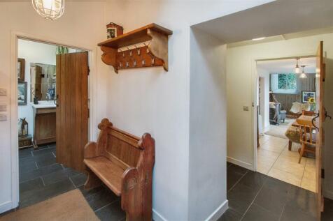 Boot room/utility and inner hall