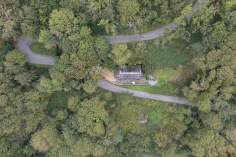 Aireal view of property and location