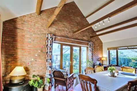 sun room/dining room