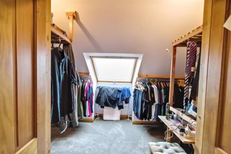 Dressing Room Bedroom 2