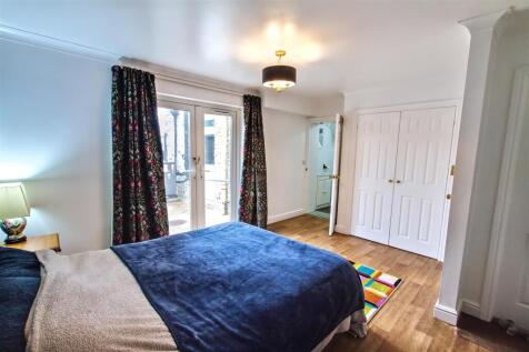 Ground floor bedroom 5