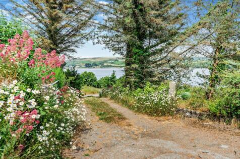 Drive down to boat house