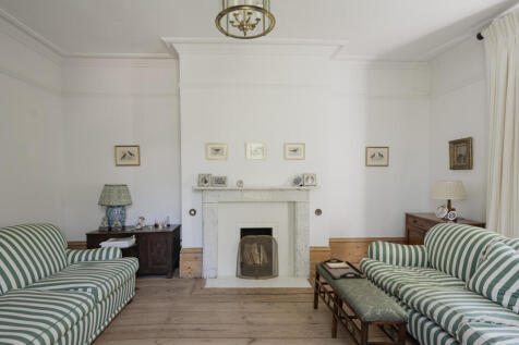 299197 - 4-Laburnhum House, Downham Market-4.jpg