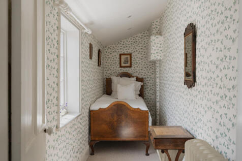 299157 - 44-Laburnhum House, Downham Market-44.jpg