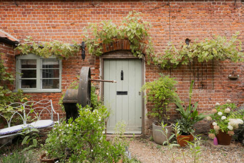 305426 - Old Hall Farm, South Burlingham-69.jpg