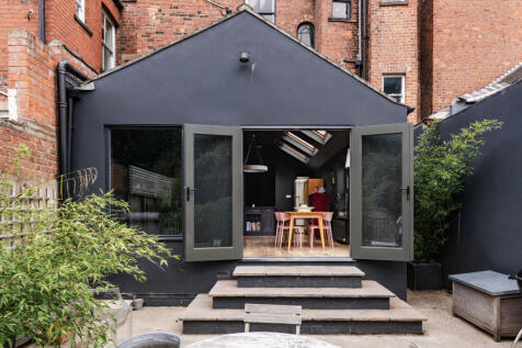 299294 - 3 New Walk 87.jpg