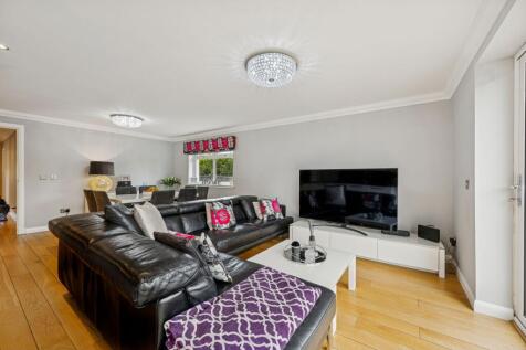 Open Plan Kitchen/Dining/Living Area