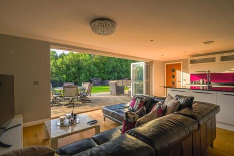 Elegant Indoor/Outdoor Areas