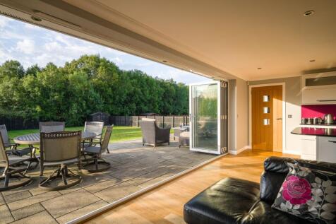 Elegant Indoor/Outdoor Areas