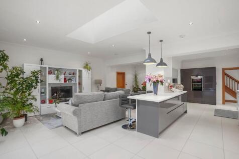 Lounge/Kitchen/Dining Room