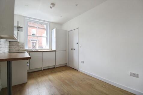 Living space/kitchen