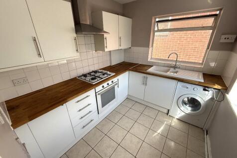 FITTED KITCHEN